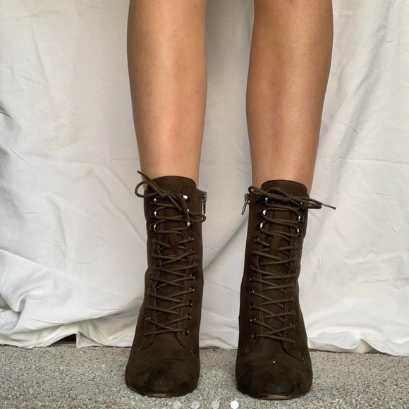 Y2K Green suede lace up chunky Steve Madden booties - Picture 4 of 8